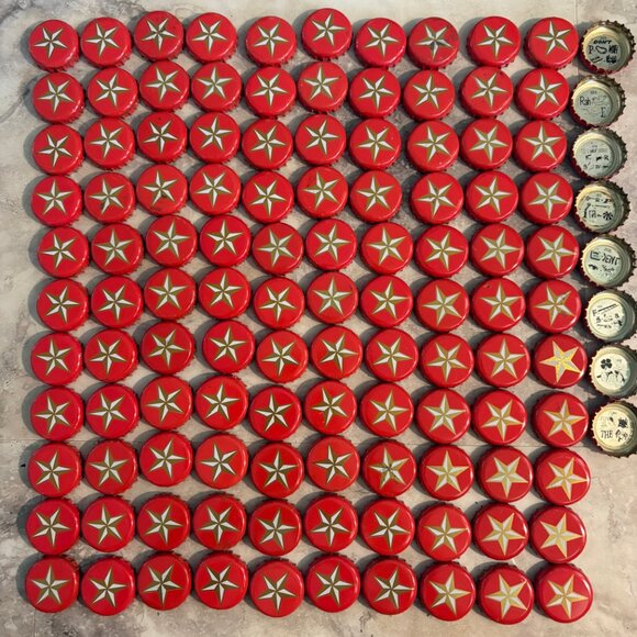 118 LONE STAR BEER BOTTLE CAPS Puzzles Riddles Guessing Games Texas Fun Red - Picture 1 of 4